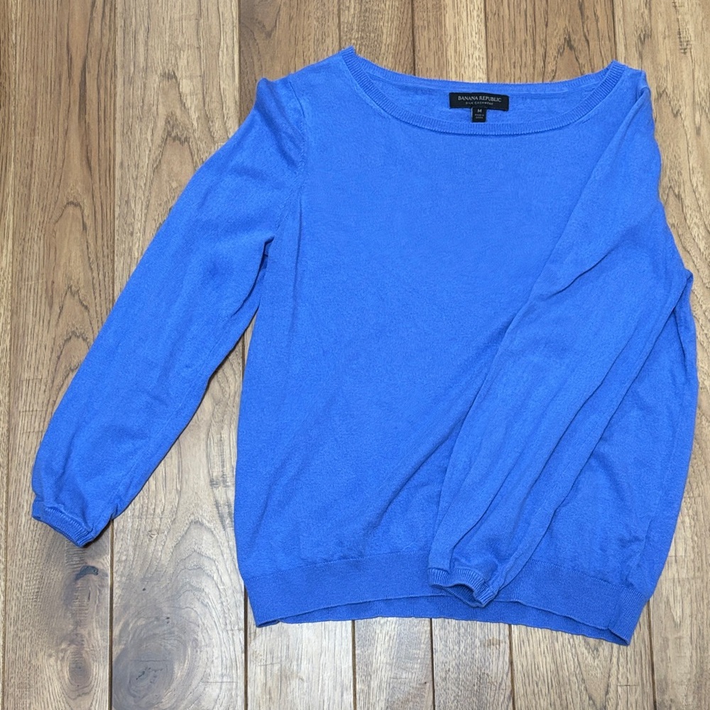Banana Republic Women’s Blue Lightweight Crewneck Sweater